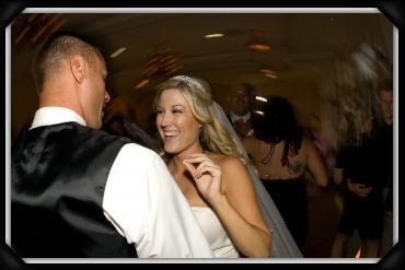 tulsa weddings couple dancing together